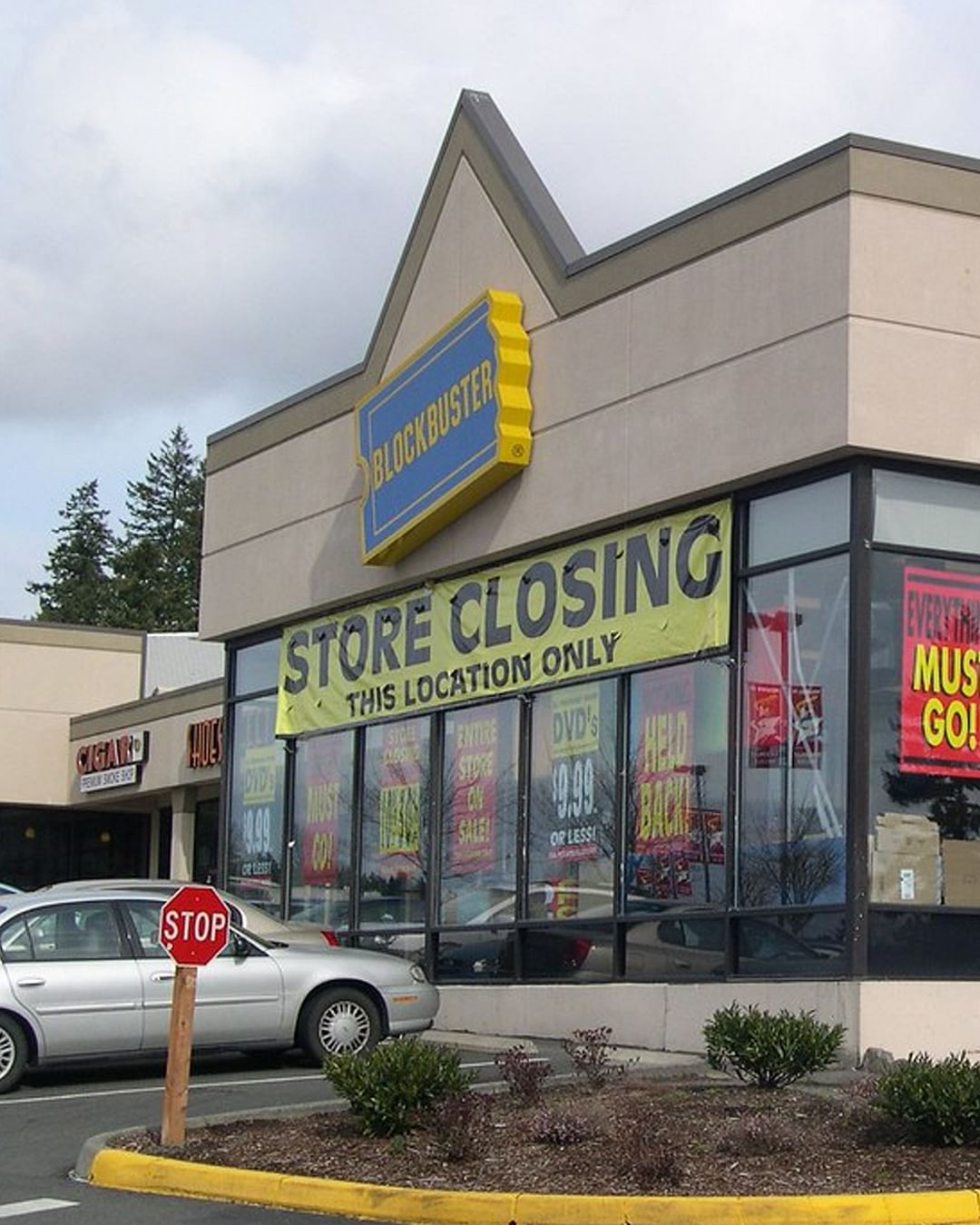 Blockbuster store closing