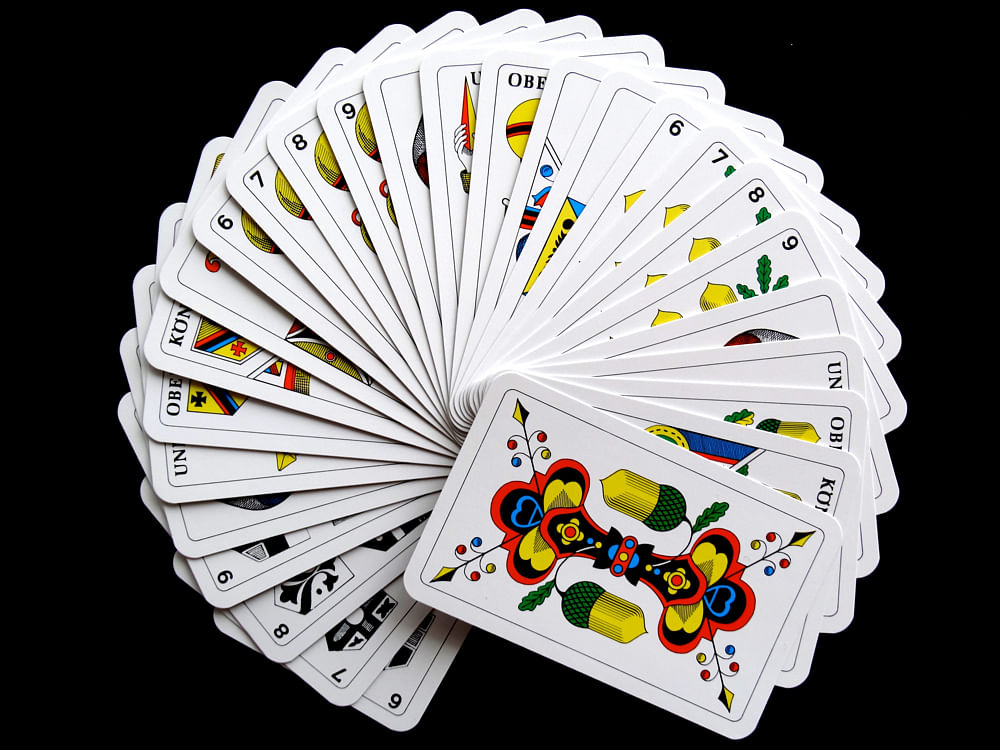 circular fan of tarot cards