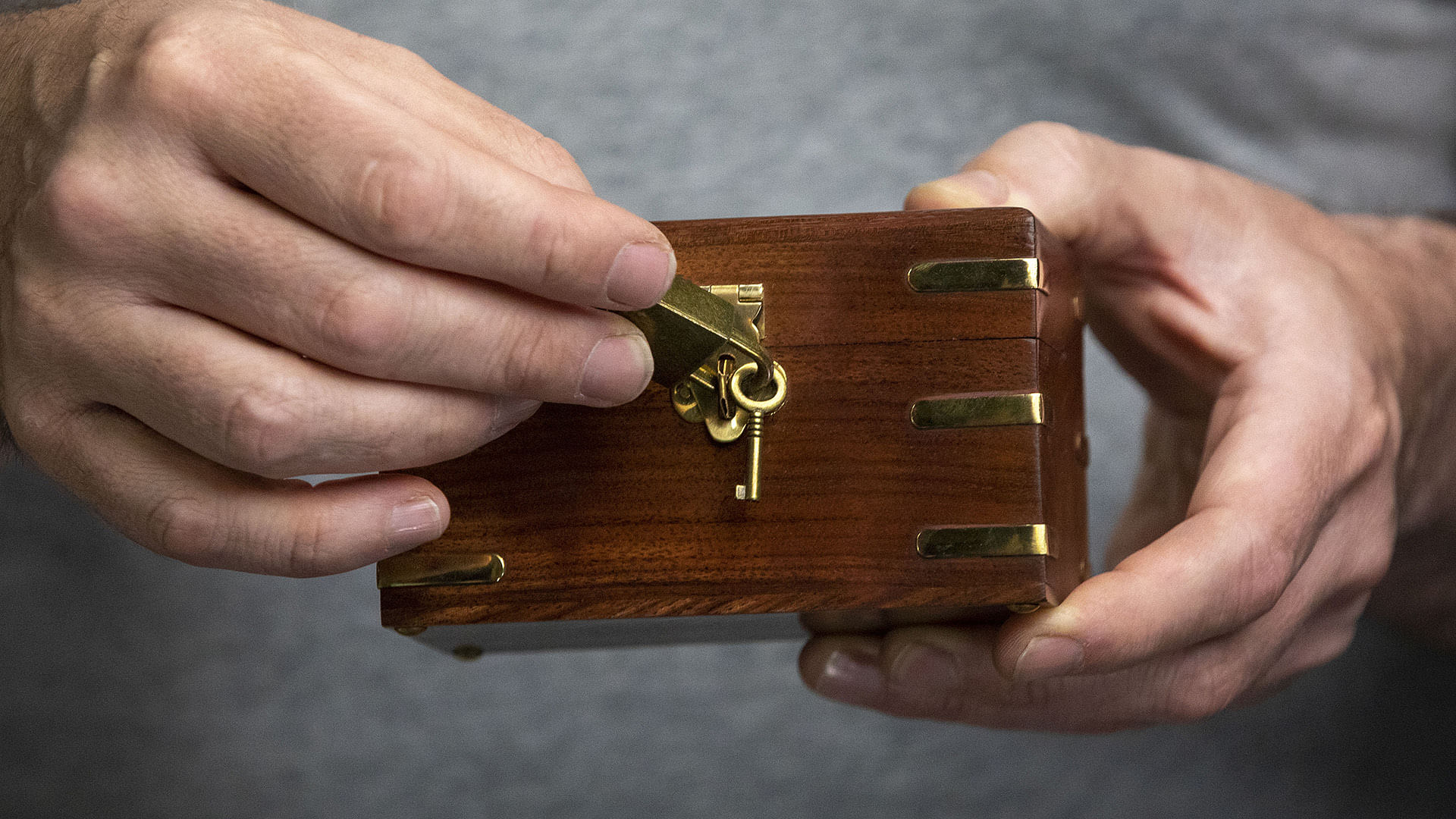 3 Ways to Solve a Wooden Puzzle Vanishing Inc. Magic shop