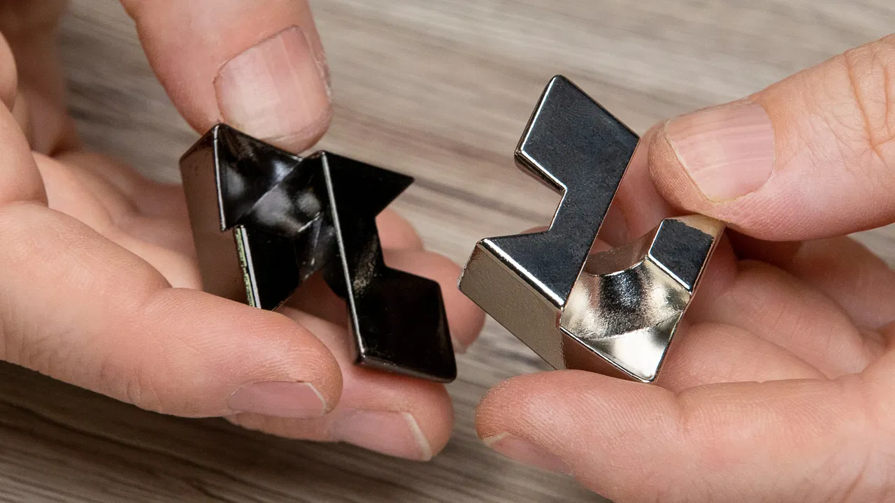 Hanayama Cast Diamond Puzzle - image 2