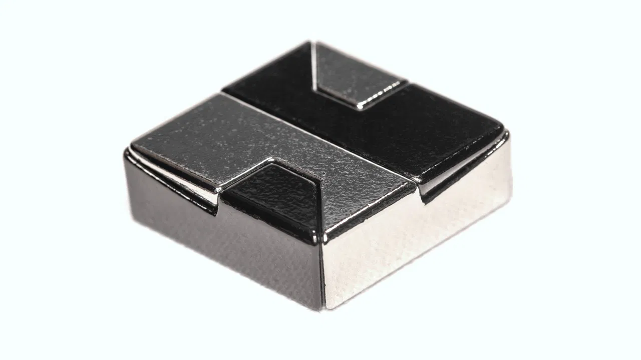 Hanayama Cast Diamond Puzzle - image 3