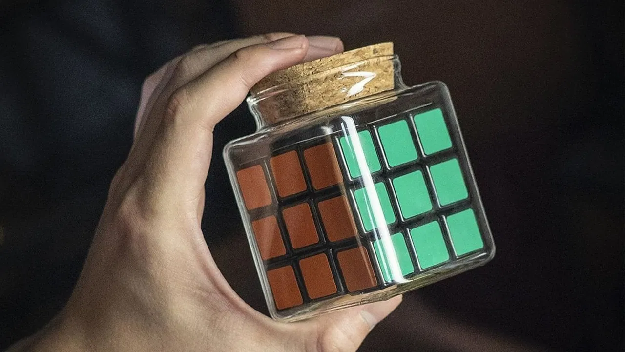 Harrius Cube in Bottle (Extra Giveaway Bottle)