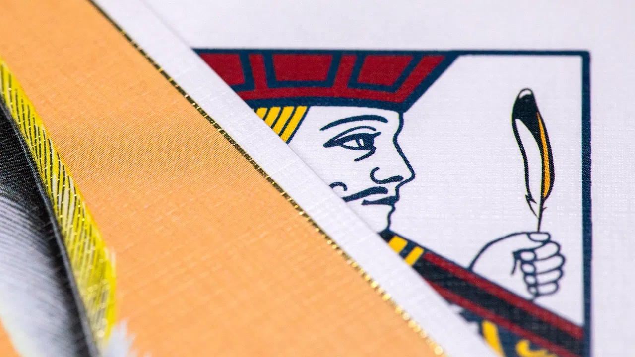 The Feather Deck: Goldfinch Edition - image 6