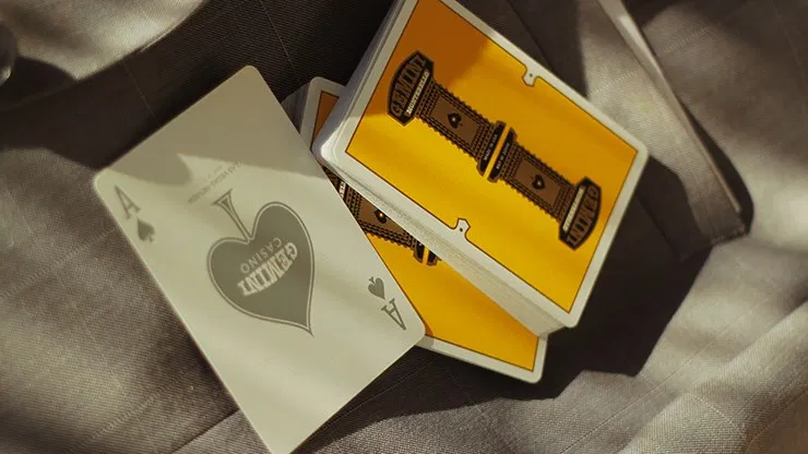 Gemini Casino Yellow Playing Cards - image 3