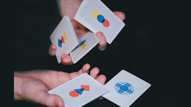 Graphic 303 Playing Cards - image 3