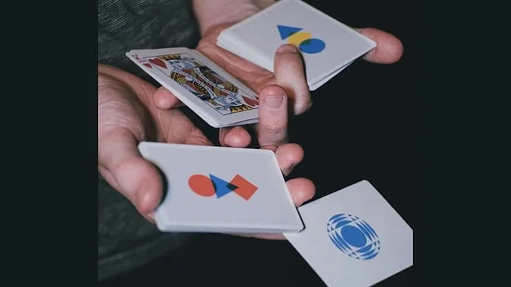 Graphic 303 Playing Cards - image 2