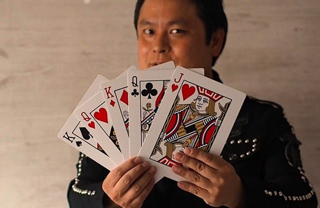 Jumbo Princess Card Trick - thumbnail 2