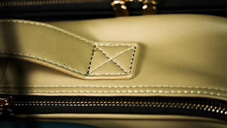 Luxury Genuine Leather Close-Up Bag - image 8