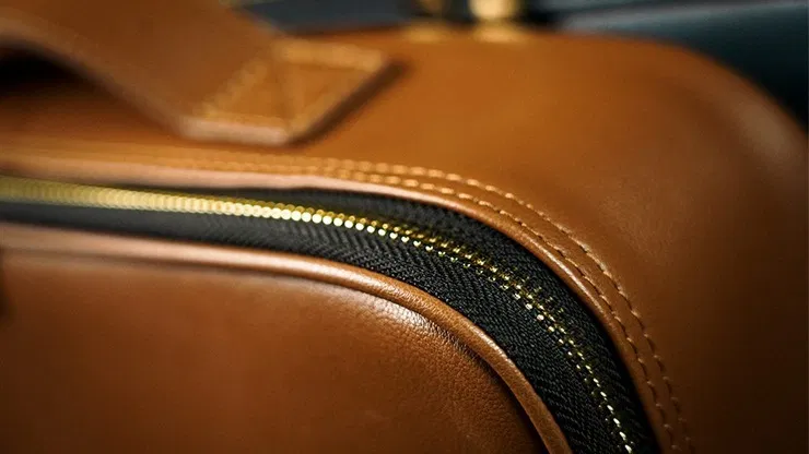 Luxury Genuine Leather Close-Up Bag - image 9