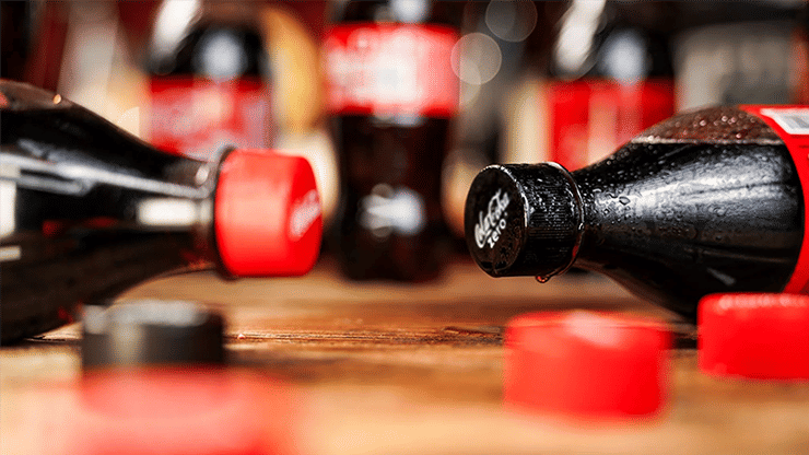 The Fickle Caps - Taiwan Ben - Vanishing Inc. Magic shop