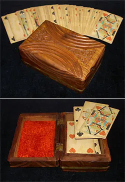 Vintage-Looking Card Case