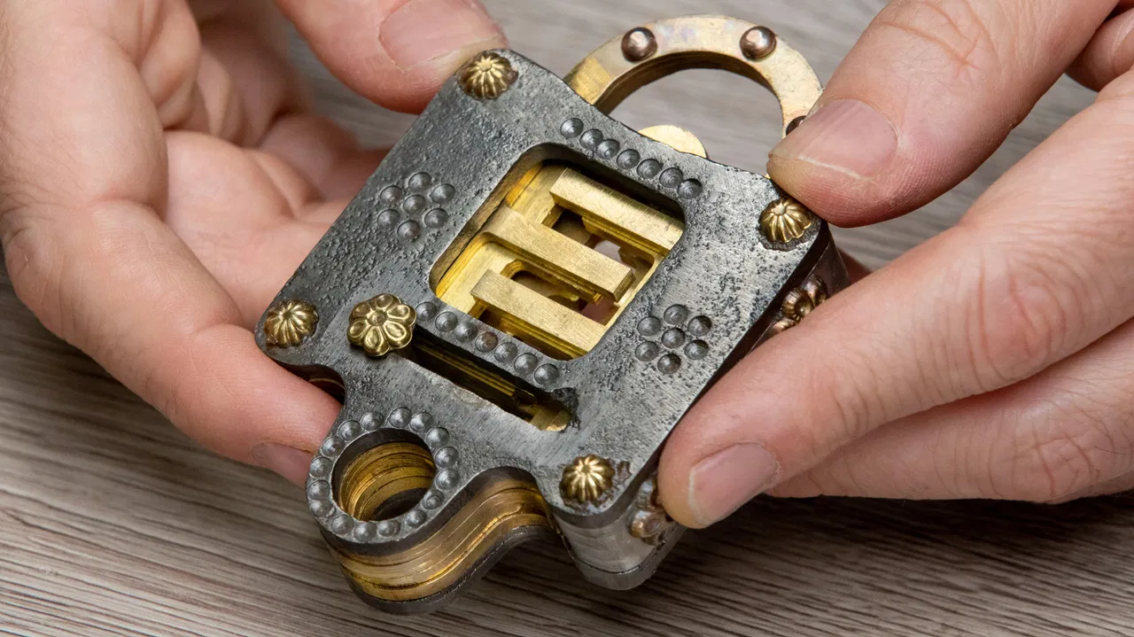 Voidlock Metal Padlock Puzzle - image 1