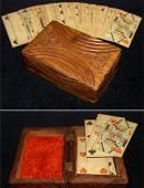 Vintage-Looking Card Case Accessory