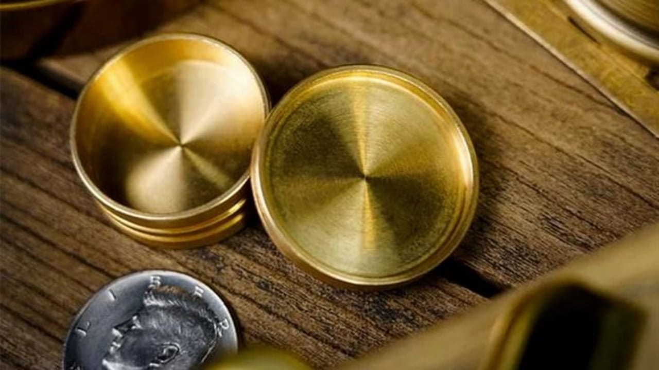 Magnetic Coin Box Trick