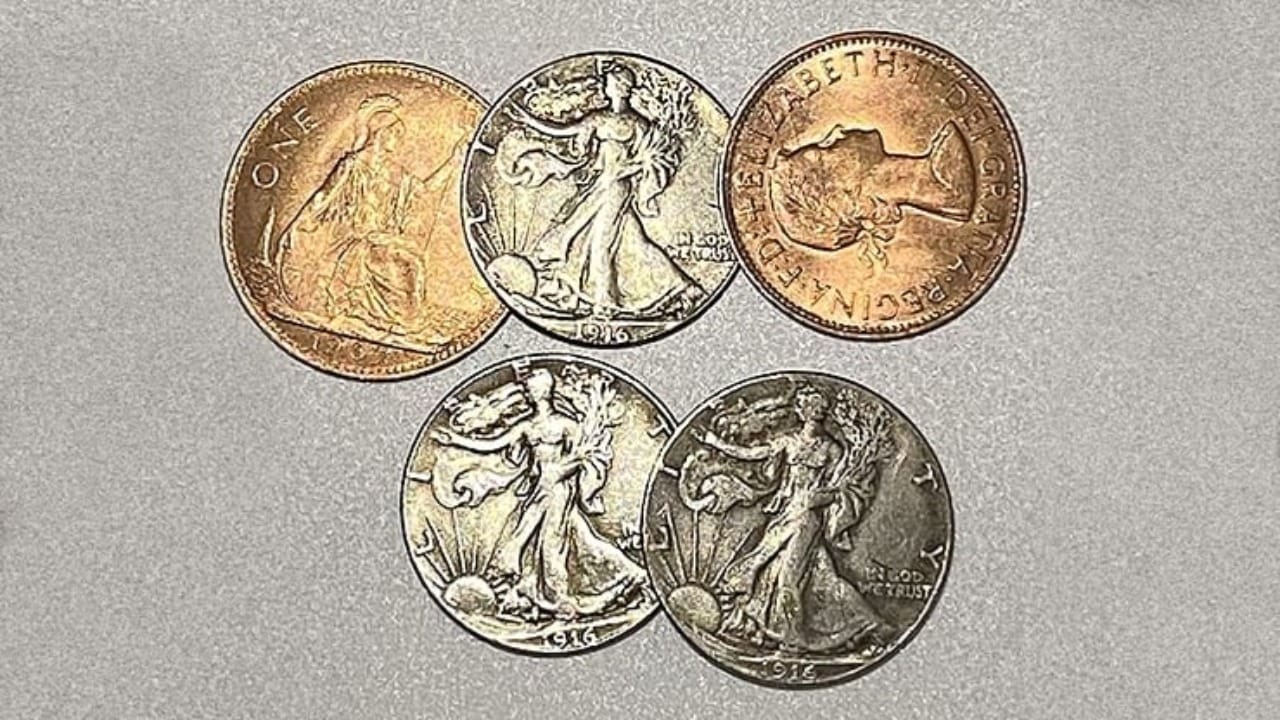 Hopping Half - Replica Walking Liberty Half Dollar/English Penny Accessory